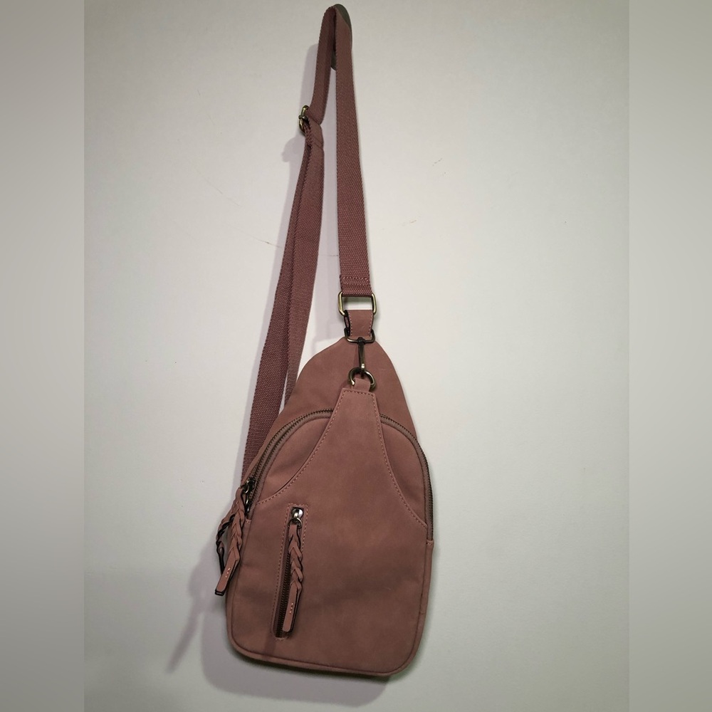 JEN & CO NIKKI DUAL COMPARTMENT SLING PACK BAG, Color is Ballet